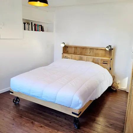 Holiday home La Maison Du Puits Fleuri *
