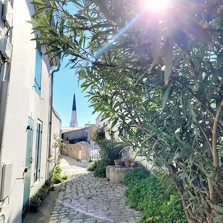 Holiday home La Maison Du Puits Fleuri