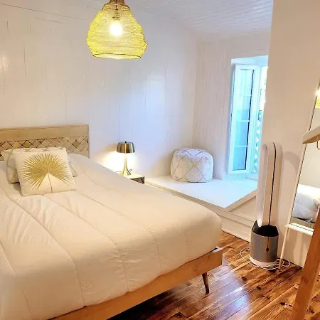 La Maison Du Puits Fleuri بيت للعطل *